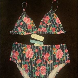 CUPSHE new with tags bathing suit. Size XL.